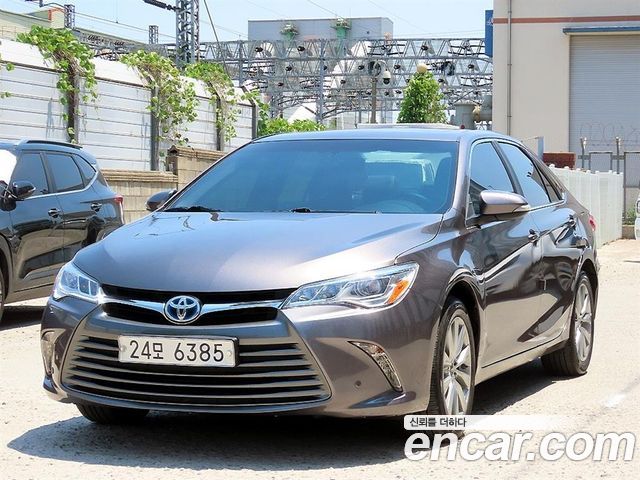 Toyota Camry Hybrid XLE 2017 — фото 2