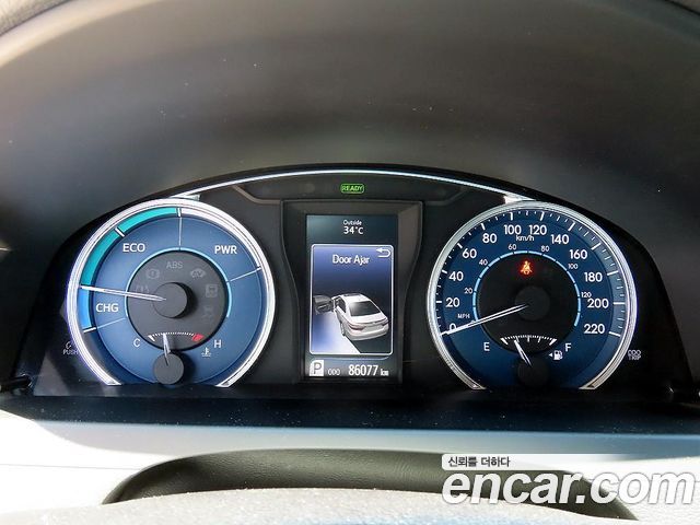 Toyota Camry Hybrid XLE 2017 — фото 6