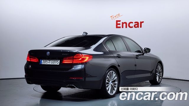 BMW 5 Series (G30) 540i xDrive Luxury Plus 2018 — фото 2