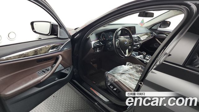 BMW 5 Series (G30) 540i xDrive Luxury Plus 2018 — фото 10