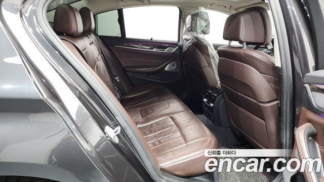 BMW 5 Series (G30) 540i xDrive Luxury Plus 2018 — фото 11