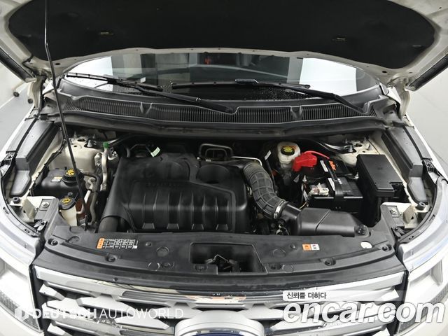 Ford Explorer 2.3 Limited 4WD 5th 2018 — фото 6