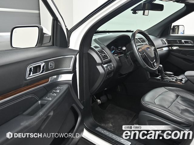 Ford Explorer 2.3 Limited 4WD 5th 2018 — фото 15