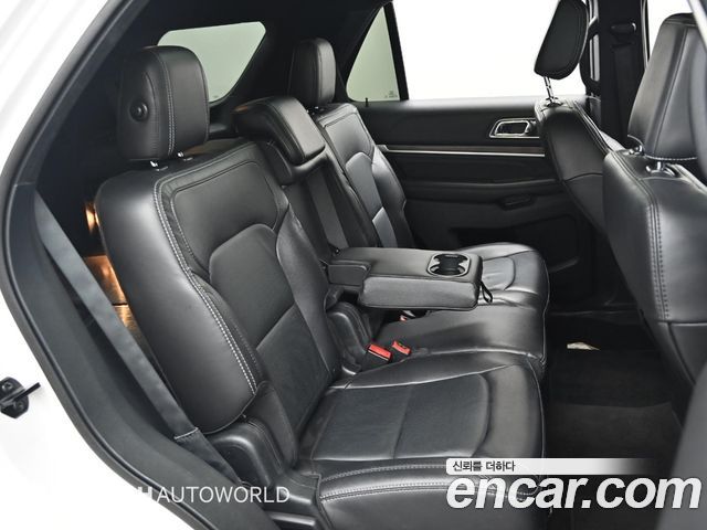 Ford Explorer 2.3 Limited 4WD 5th 2018 — фото 16