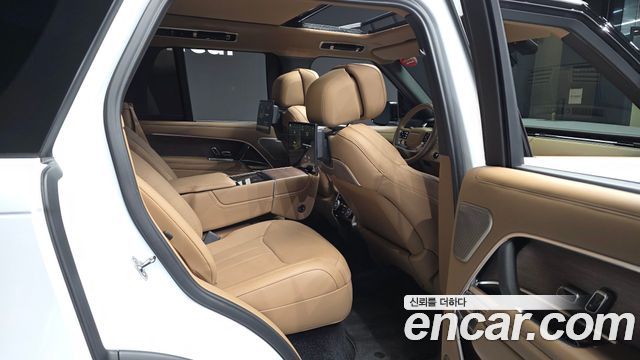 Land Rover Range Rover (V) P550E AB 2025 — фото 16