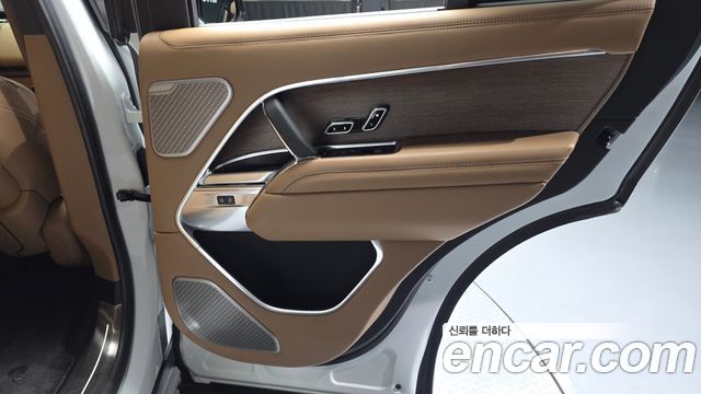 Land Rover Range Rover (V) P550E AB 2025 — фото 31
