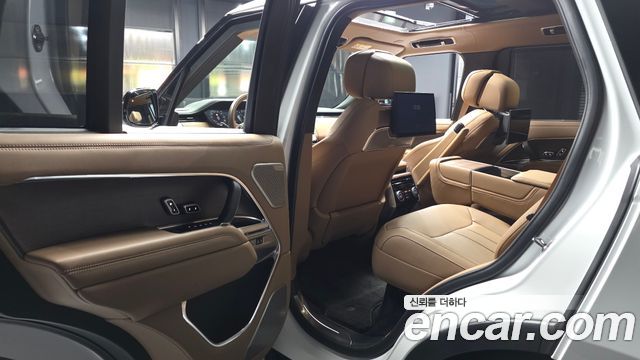 Land Rover Range Rover (V) P550E AB 2025 — фото 32
