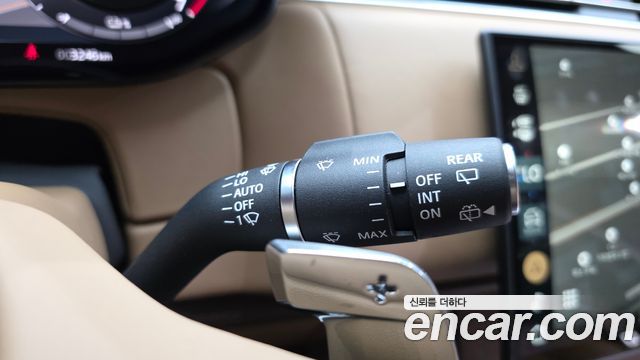 Land Rover Range Rover (V) P550E AB 2025 — фото 42