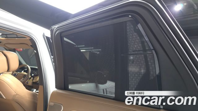 Land Rover Range Rover (V) P550E AB 2025 — фото 45