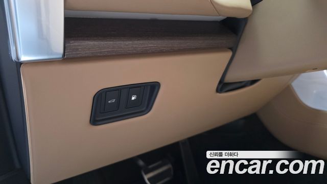 Land Rover Range Rover (V) P550E AB 2025 — фото 47