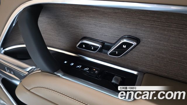 Land Rover Range Rover (V) P550E AB 2025 — фото 50