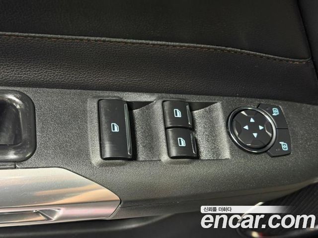 Ford Mustang Convertible 2017 — фото 10
