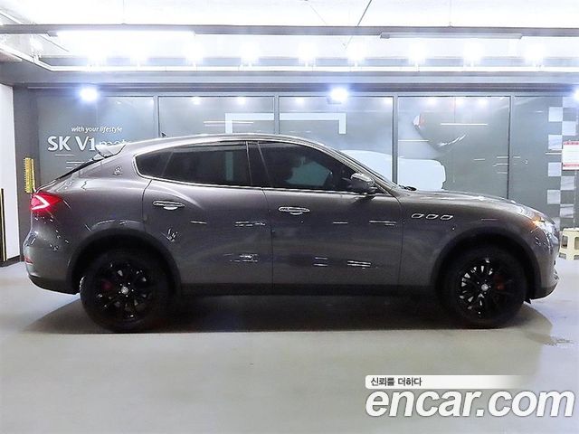 Maserati Levante 3.0 Diesel AWD Premium 2017 — фото 3