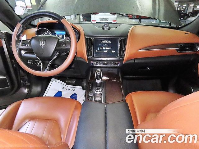 Maserati Levante 3.0 Diesel AWD Premium 2017 — фото 10