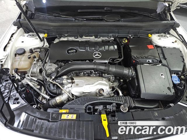 Mercedes-Benz GLB-Class (X247) GLB250 4MATIC 2020 — фото 24