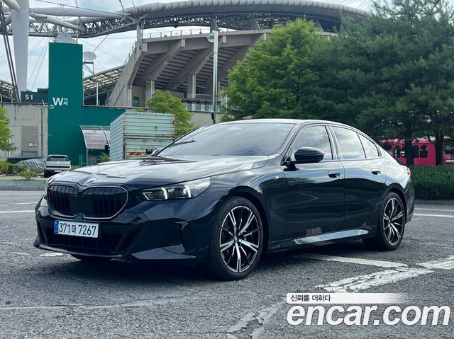 BMW 5 Series (G60) 530i xDrive M Sport