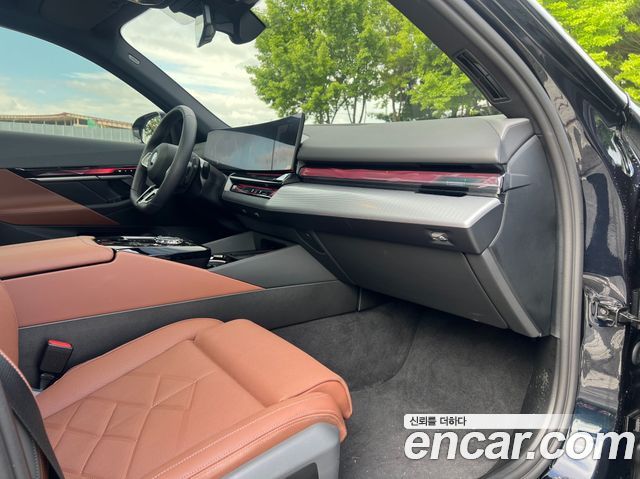 BMW 5 Series (G60) 530i xDrive M Sport 2025 — фото 10