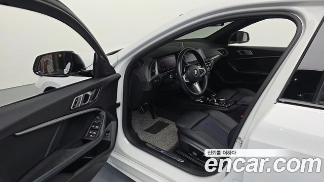 BMW 1 Series (F40) 120i M Sports 2023 — фото 10