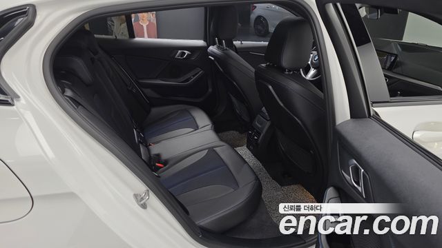 BMW 1 Series (F40) 120i M Sports 2023 — фото 11