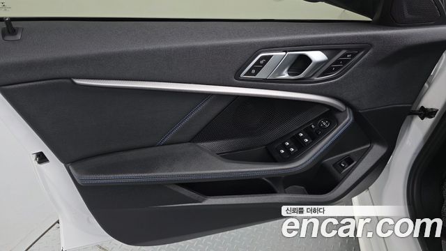 BMW 1 Series (F40) 120i M Sports 2023 — фото 24