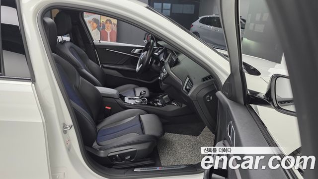 BMW 1 Series (F40) 120i M Sports 2023 — фото 26