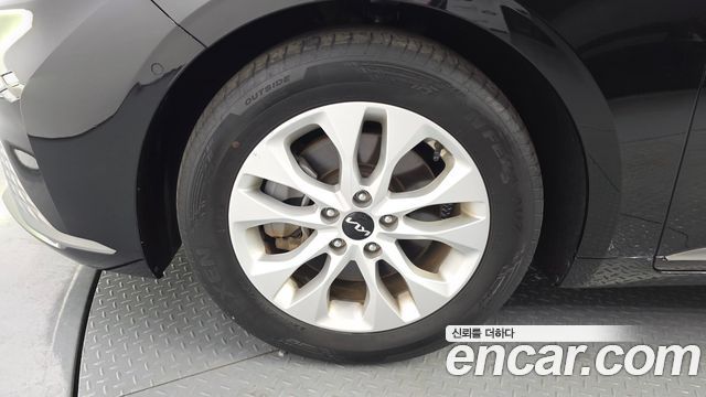 Kia K8 2.5 Gasoline 2WD Noblesse 2022 — фото 5