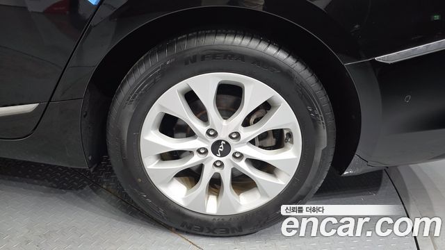 Kia K8 2.5 Gasoline 2WD Noblesse 2022 — фото 21