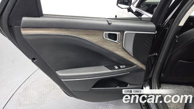 Kia K8 2.5 Gasoline 2WD Noblesse 2022 — фото 25