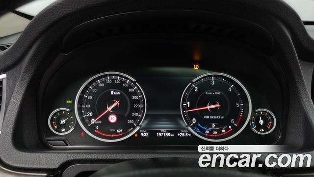BMW 5 Series GT (F07) GT 30d xDrive 2016 — фото 8