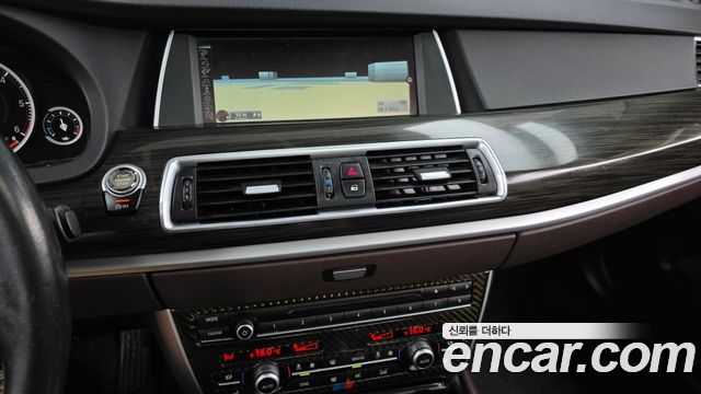 BMW 5 Series GT (F07) GT 30d xDrive 2016 — фото 13