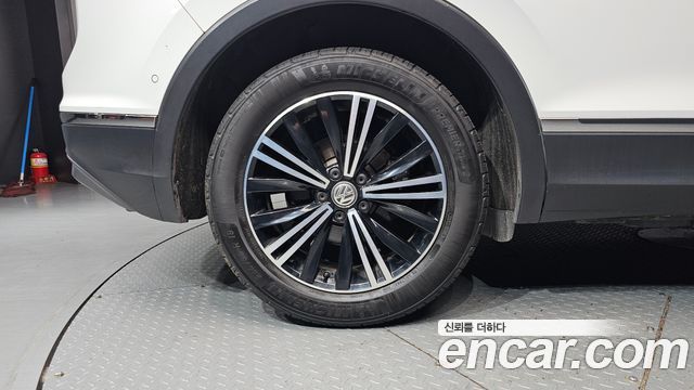 Volkswagen Tiguan (II) 2.0 TDI Prestige 2020 — фото 5