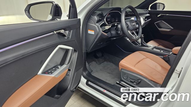 Audi Q3 (F3) 40 TFSI Quattro Premium 2025 — фото 10