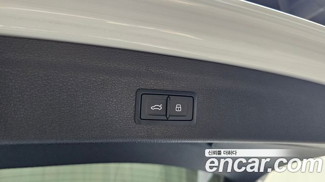 Audi Q3 (F3) 40 TFSI Quattro Premium 2025 — фото 17