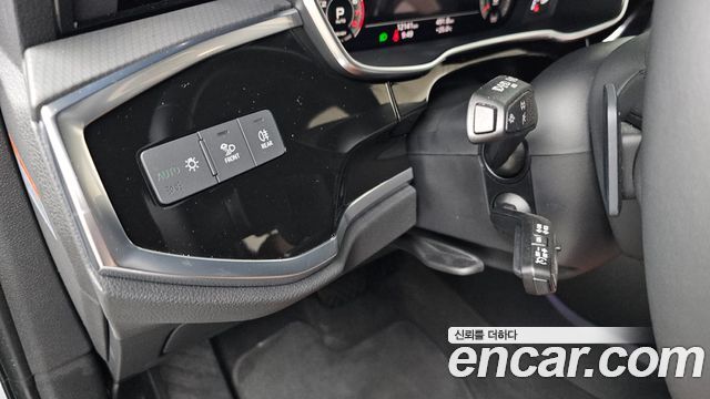 Audi Q3 (F3) 40 TFSI Quattro Premium 2025 — фото 27
