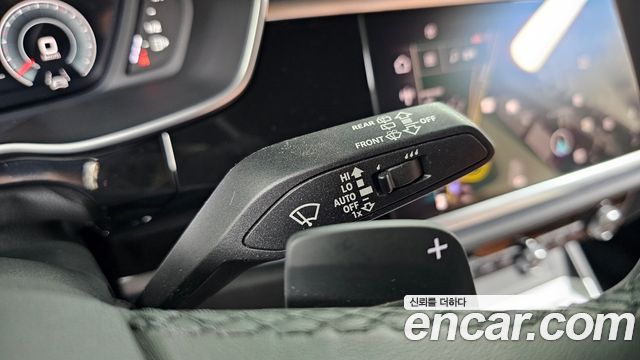 Audi Q3 (F3) 40 TFSI Quattro Premium 2025 — фото 28