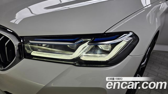 BMW 5 Series (G30) 530i xDrive M Sport Package 2023 — фото 22