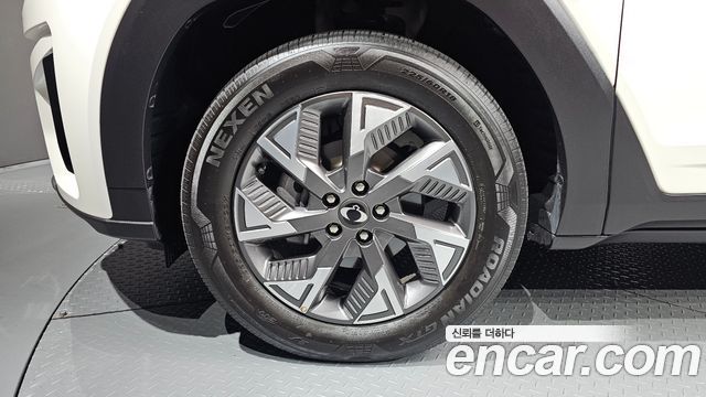KG Mobility (SsangYong) Torres EVX E7 2024 — фото 5