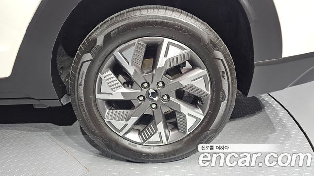 KG Mobility (SsangYong) Torres EVX E7 2024 — фото 21