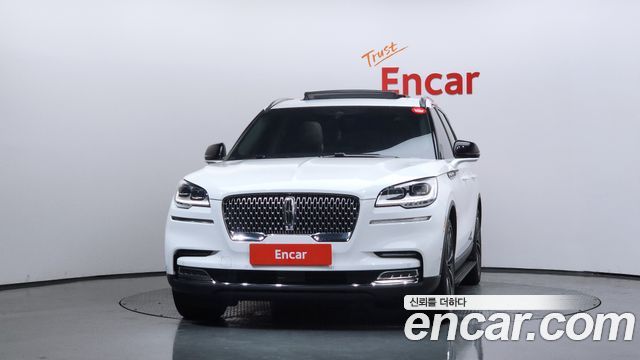 Lincoln Aviator (II) 3.0 Reserve  AWD 2023 — фото 3