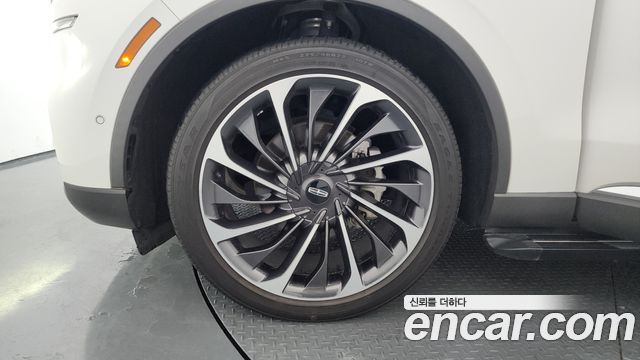 Lincoln Aviator (II) 3.0 Reserve  AWD 2023 — фото 5