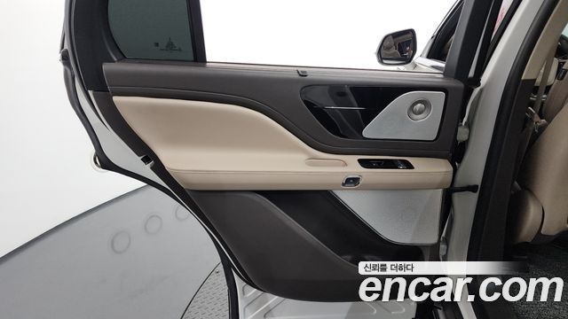 Lincoln Aviator (II) 3.0 Reserve  AWD 2023 — фото 25