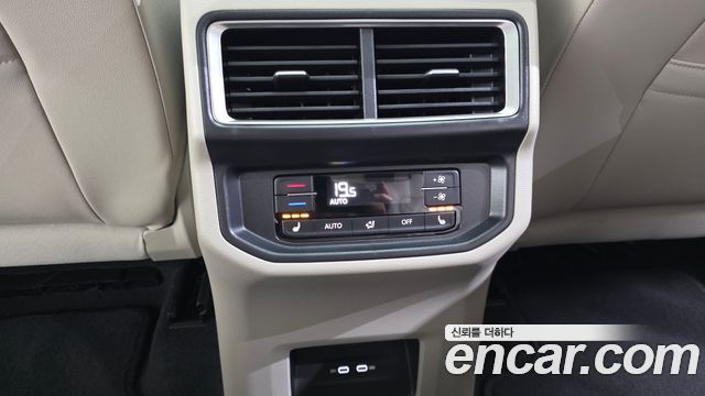 Volkswagen Atlas 2.0 TSI R-LINE 7-Seater 2025 — фото 18