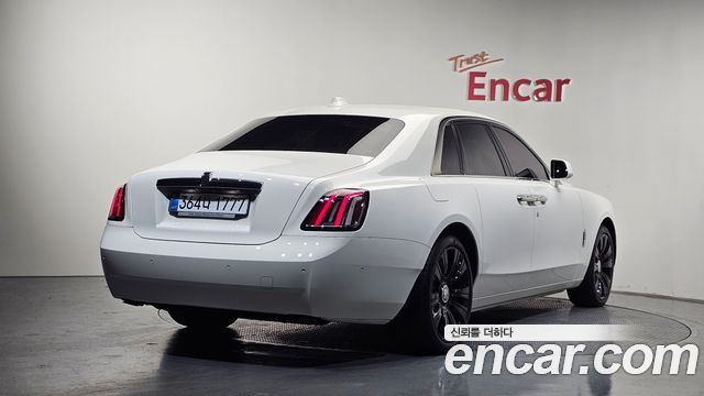 Rolls-Royce Ghost (II) 6.7 V12 2026 — фото 2