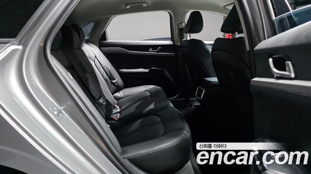 Kia K5 (III) 2.0 Prestige 2023 — фото 11
