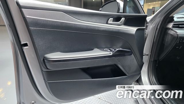 Kia K5 (III) 2.0 Prestige 2023 — фото 24
