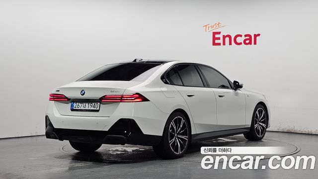 BMW 5 Series (G60) 530i xDrive M Sport 2025 — фото 2