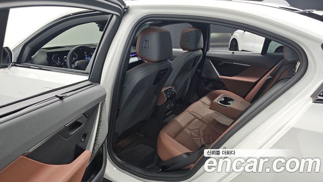 BMW 5 Series (G60) 530i xDrive M Sport 2025 — фото 12