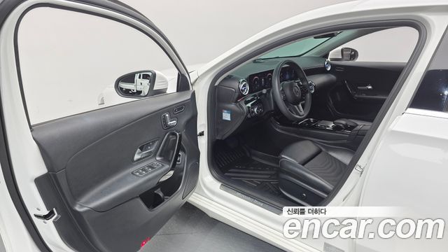 Mercedes-Benz A-Class (W177) A220 Sedan 2020 — фото 10