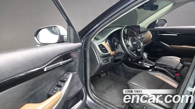 Kia Seltos Gasoline 1.6 Turbo 4WD Signature 2022 — фото 10