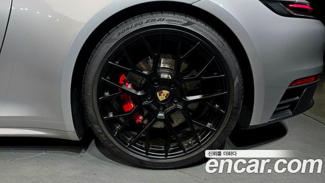 Porsche 911 (992) Carrera 4 GTS Cabriolet 2024 — фото 21